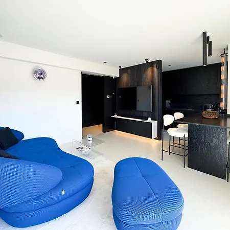 Plein Centre, De 70m2 A 2mn De La - Garage Privee -terrasse 카발레르쉬르메르